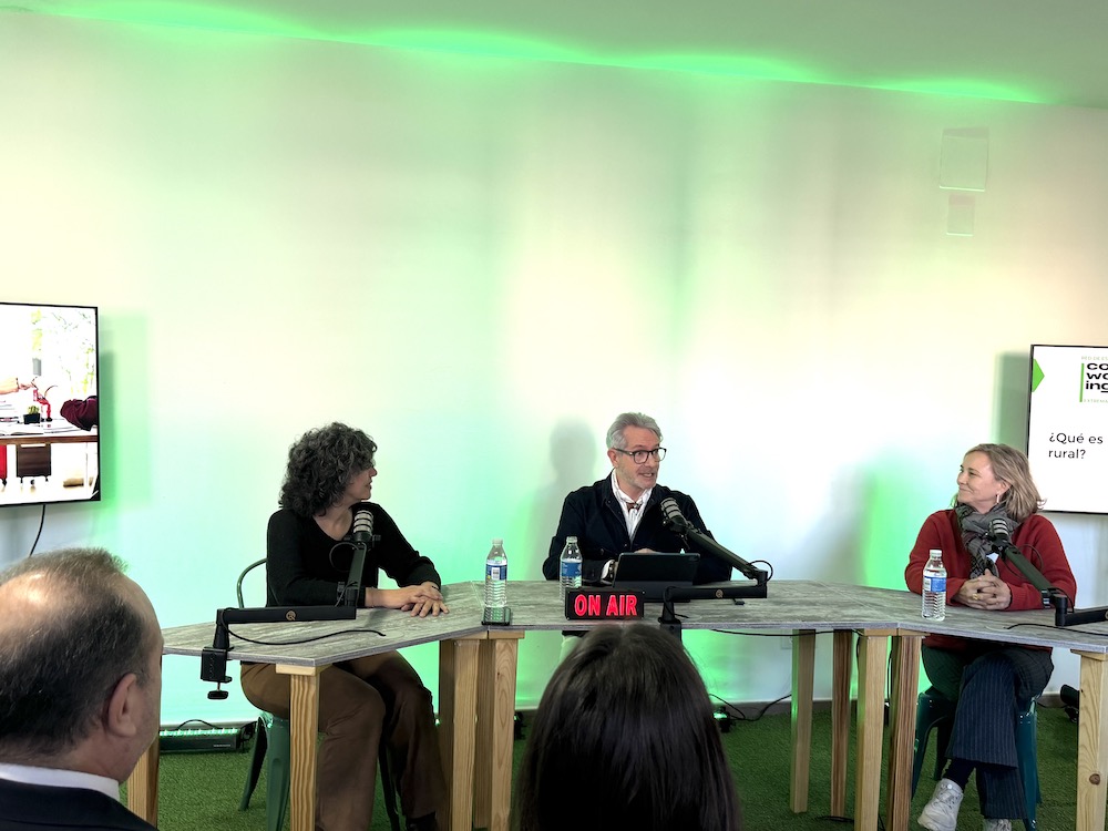 Mesa redonda coworking